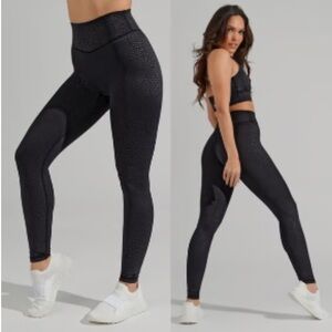 Buffbunny Rebel Legging - Embossed Bossy Print Size Medium